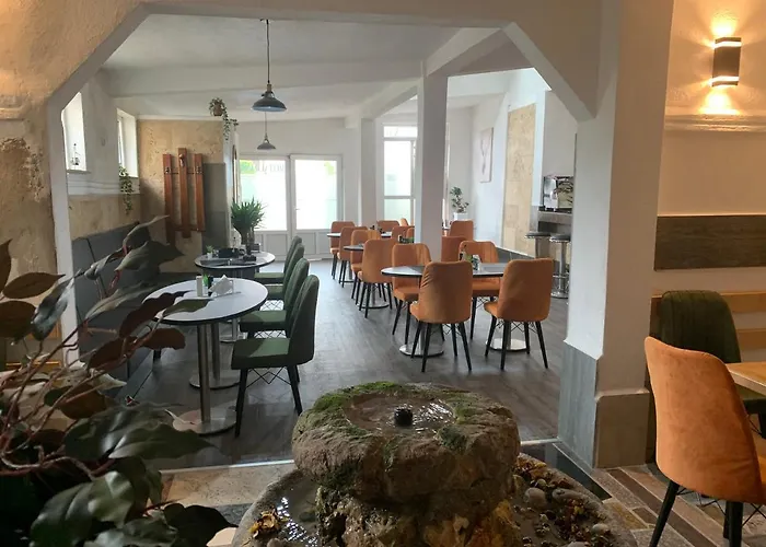 & Restoran -s O K O- Lejlighed *