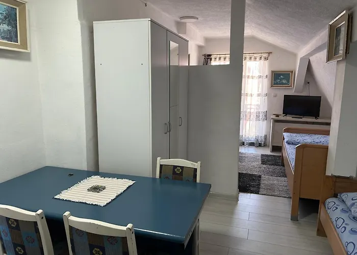 & Restoran -s O K O- *