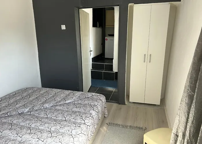 & Restoran -s O K O- Lejlighed