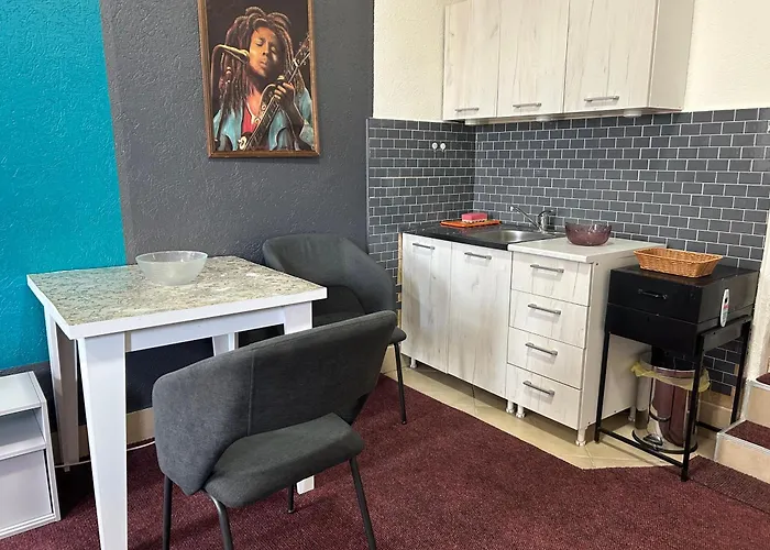 Lejlighed & Restoran -s O K O-