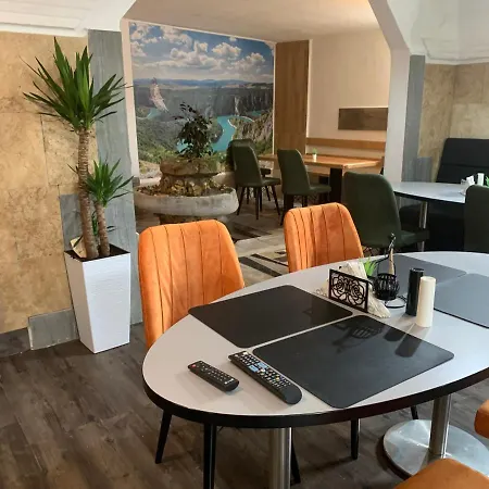 & Restoran -s O K O- * Sjenica